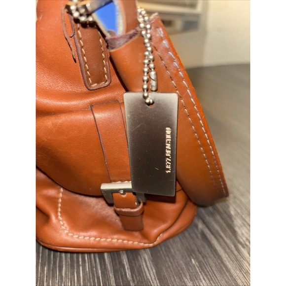 Kenneth Cole Reaction Quality Leather Small Shoulder Bag Short Under Arm Length - Picture 5 of 11